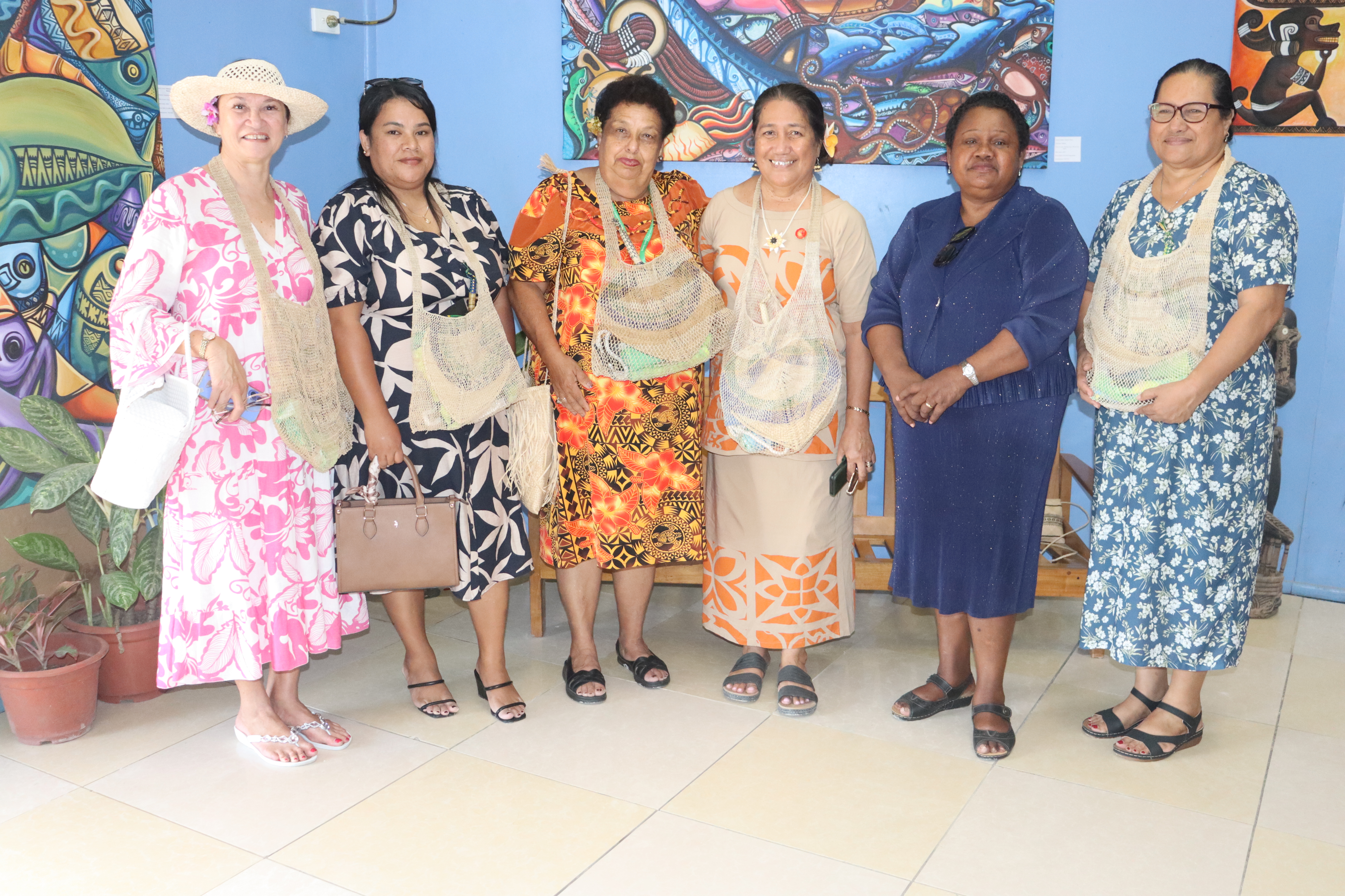 Spouses Visit National Art Gallery